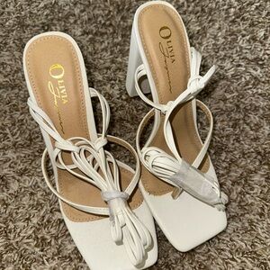 NEVER WORN *Miss Lola Elegant strappy White Heels